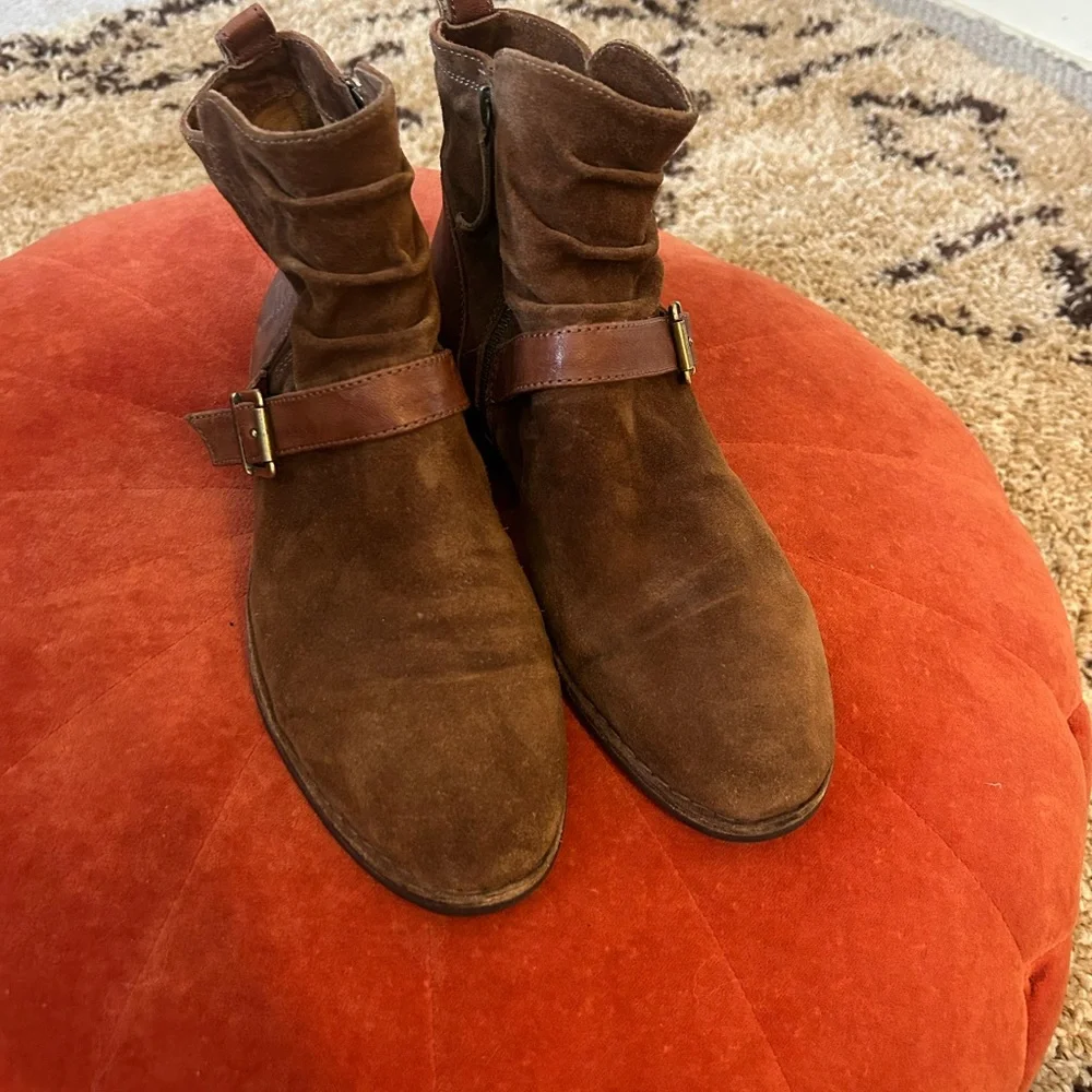 H.S. Trask suede leather Ankle Boots booties Slouchy Design Buckle harness 10 - Picture 4 of 9